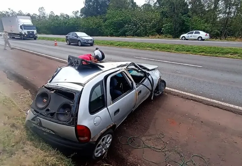 O motorista do Corsa morreu no local