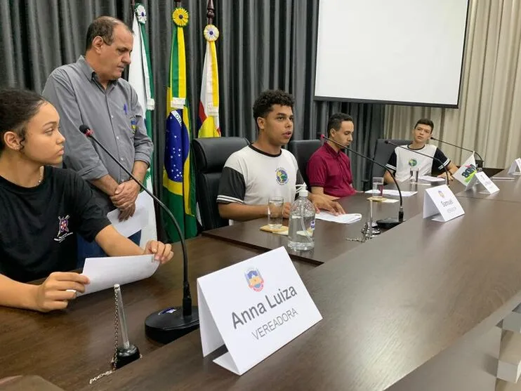 Sessão do Parlamento Jovem foi realizada nesta quarta-feira