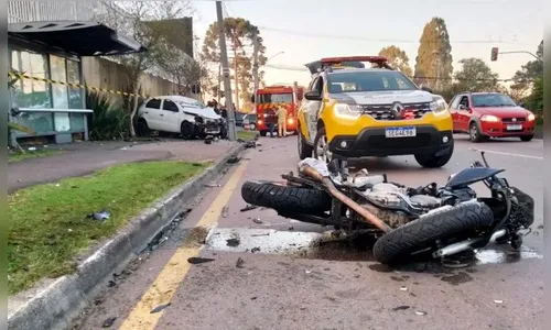 Câmera flagra acidente que deixou ocupantes de moto gravemente feridos