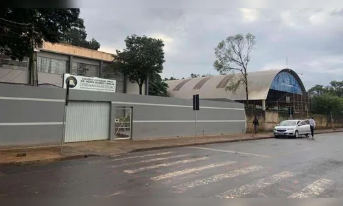 Aluno ataca estudantes durante surto em colégio de Londrina
