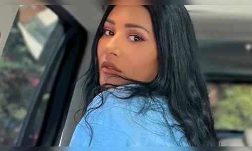 Sem nada por baixo? Simaria intriga ao surgir com jeans aberto