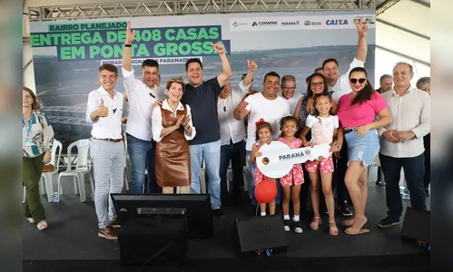 Governador do Paraná entrega mais de 400 casas em Ponta Grossa