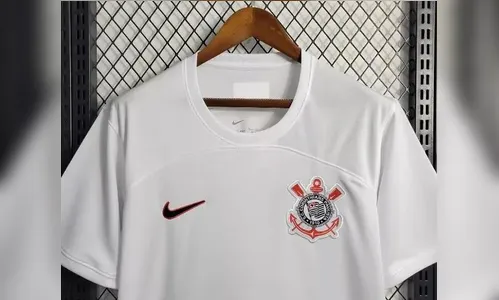 Ladrão com camiseta do Corinthians rouba dupla de amigas em Arapongas