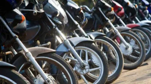 As motos foram apreendidas na Rua Mangueira