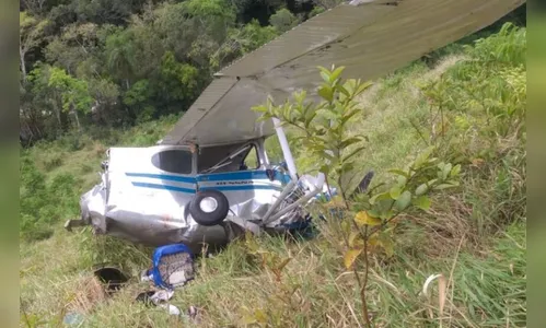 Queda de monomotor deixa dois mortos no Paraná