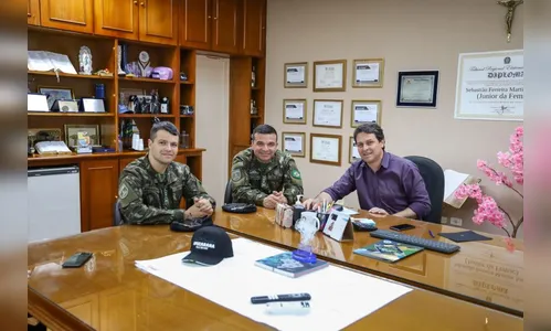 Prefeito de Apucarana recebe o comandante do 30º BIMec