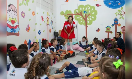 Cambira leva contação de histórias para Biblioteca Municipal