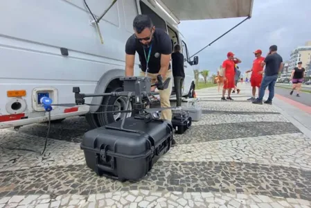 Drones auxiliam bombeiros em salvamentos aquáticos no Litoral do Estado