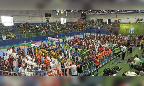 Equipe de Apucarana fica em terceiro no Paranaense de Karatê