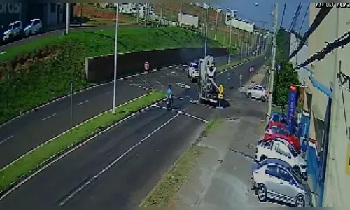 Câmera registra acidente que matou motociclista em Umuarama; assista