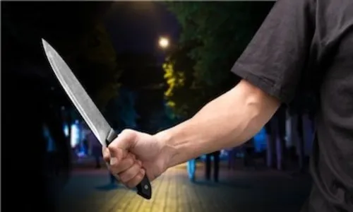 Mulher fica em estado grave após levar facada no centro de Apucarana