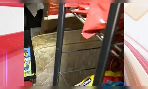 Cansados de arrombamentos, empresários dormem dentro de bancas no PR