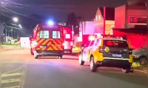 Homem ameaça esposa, tenta ferir PMs com facão e morre baleado no PR