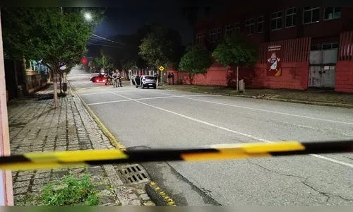 Logo após roubar carro, criminoso tenta confrontar PM e morre no PR