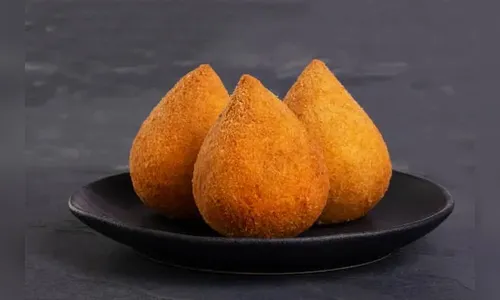 Homem engasga ao comer coxinha e tem parada cardiorrespiratória