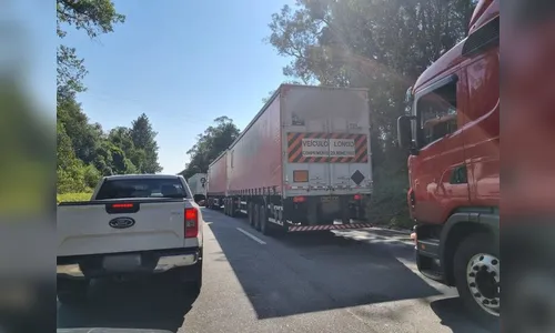 BR-376 registra 14 km de fila no sentido litoral do Paraná; saiba mais