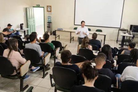 Palestra foi ministrada na Unespar