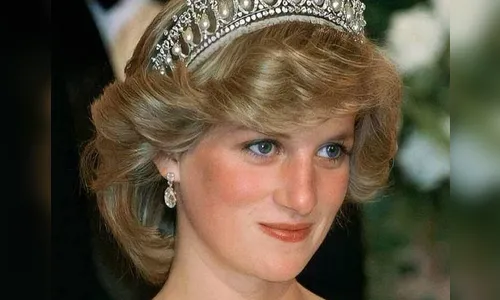 Roupa icônica da princesa Diana é vendida por valor inacreditável