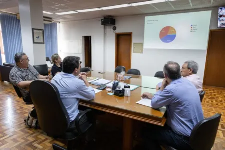 Reunião foi realizada nesta segunda-feira (2)