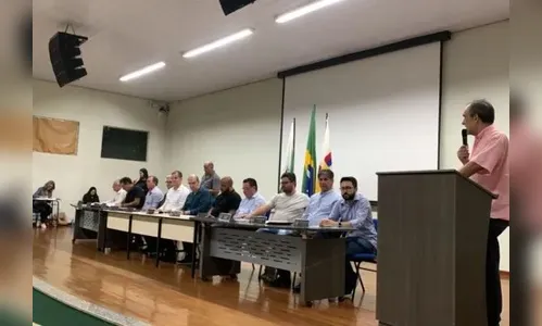Câmara de Apucarana realiza sessão na Unespar