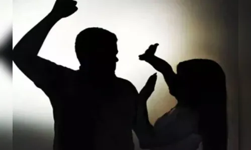 Mulher em situação de rua é agredida pelo companheiro