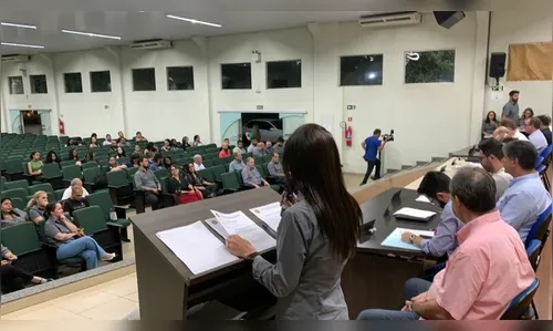 Unespar sedia sessão itinerante da Câmara de Apucarana