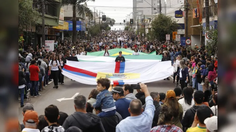 Imagem ilustrativa da notícia Desfile mostrou a força do patriotismo de Apucarana