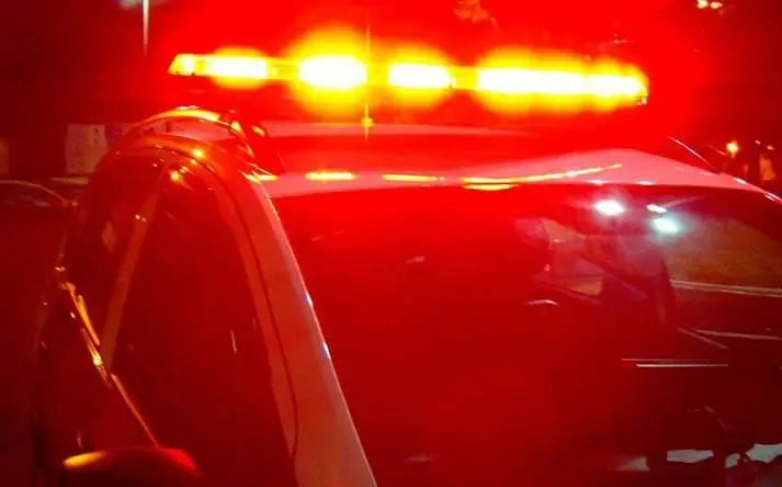 A PM atendeu a ocorrência na madrugada deste domingo