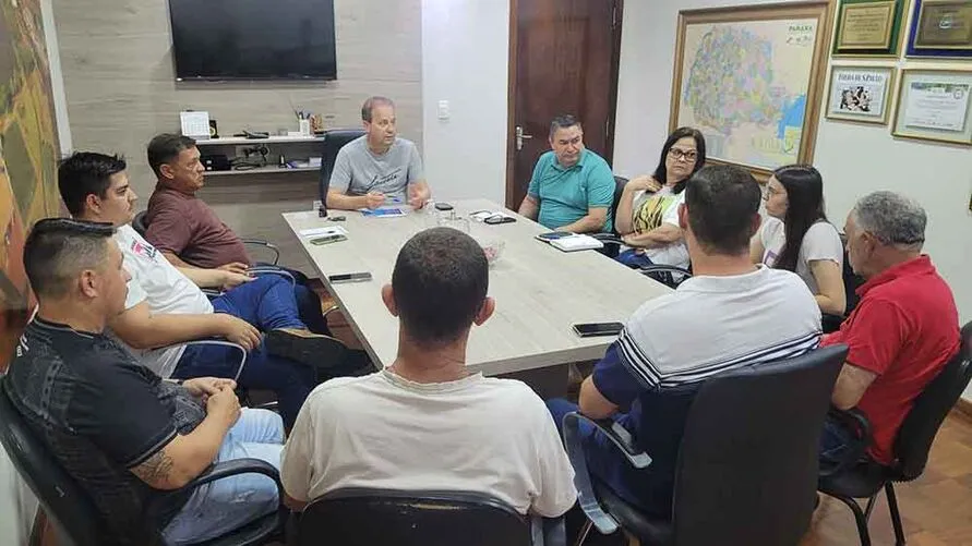 A reunião no gabinete do prefeito foi neste domingo