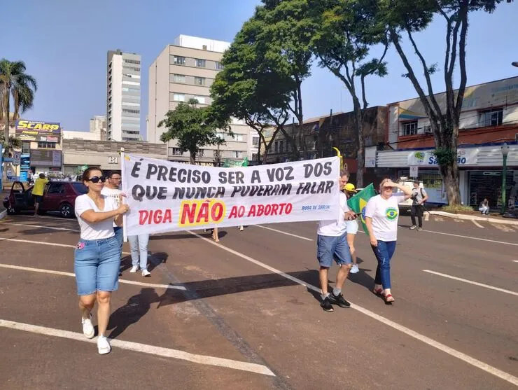 Grupo realizou manifestação durante o feriado