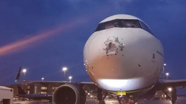 ambos Airbus A320 neo, tiveram o ‘nariz’ amassado