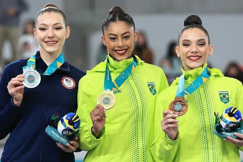 Bárbara Domingos é ouro na ginástica rítmica em Santiago; Maria Eduarda é bronze