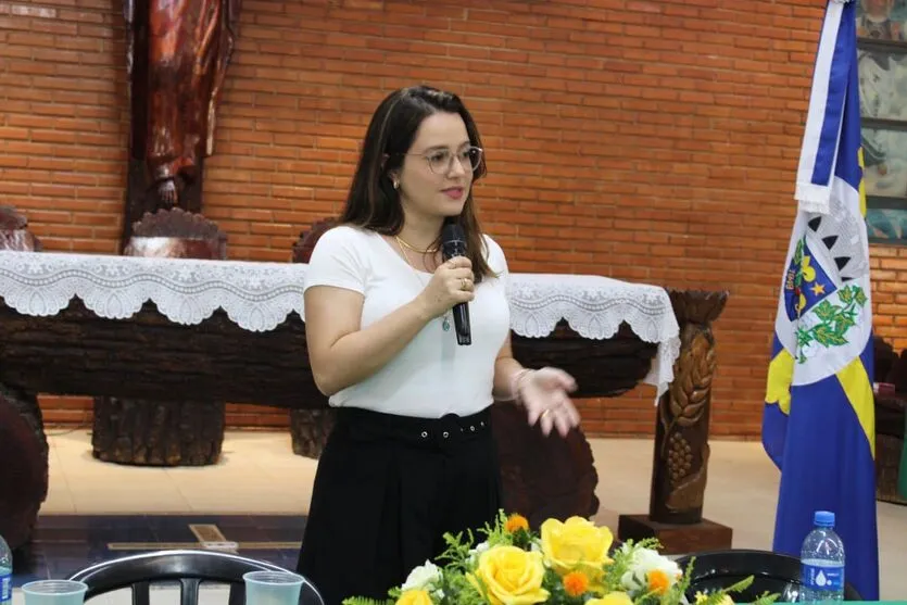 Camilla Bolonhezi é professora do Colégio Estadual Prefeito Carlos Massaretto e da Faculdade de Apucarana (FAP)