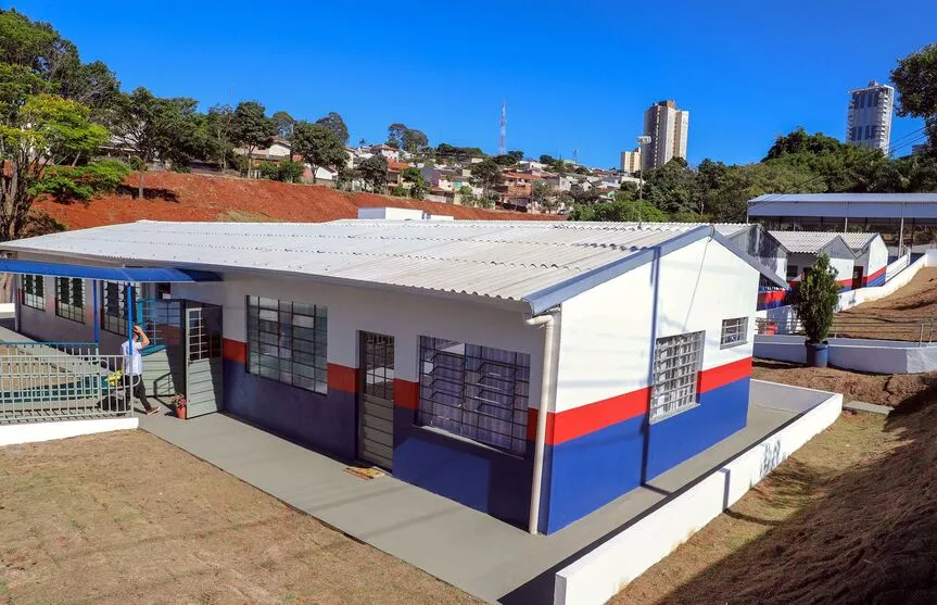 Escola Municipal Dinarte Pereira de Araújo foi alvo de arrombador na noite desta quinta (02).