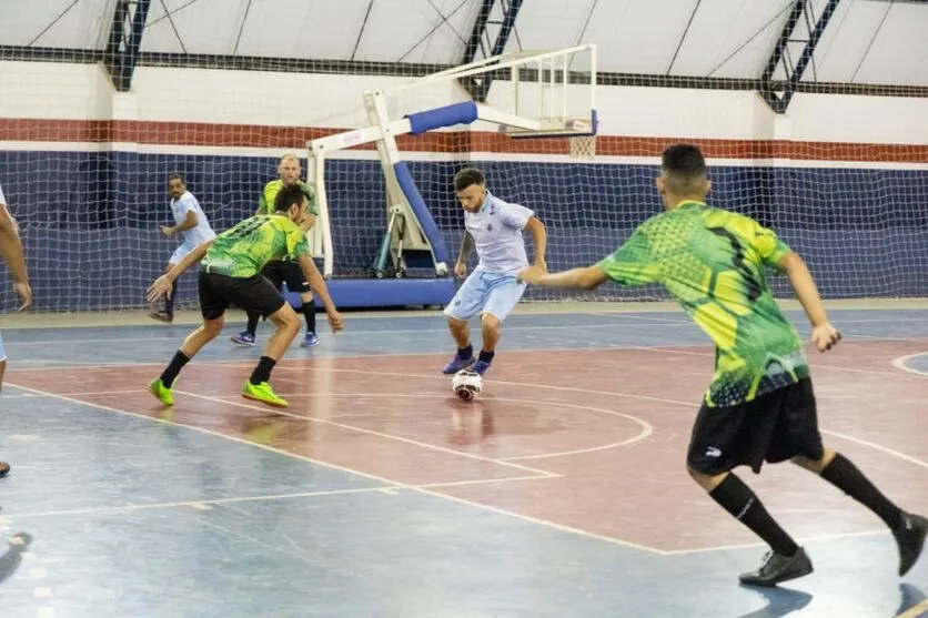 Futsal amador de Apucaran acontece no Áureo Caixote