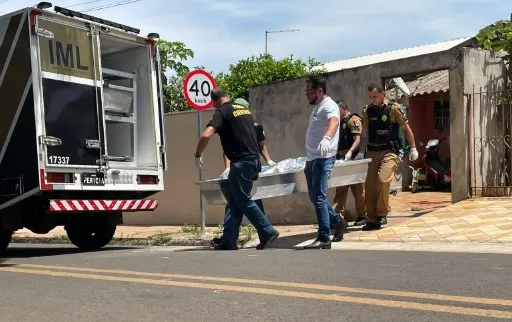 Homem chegou a invadir o quintal de uma casa para não ser morto