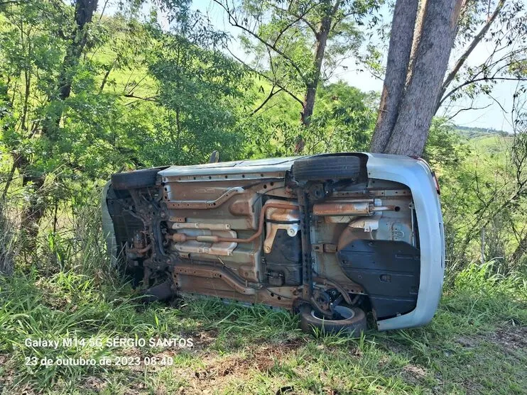 O acidente aconteceu na manhã desta segunda-feira (23)