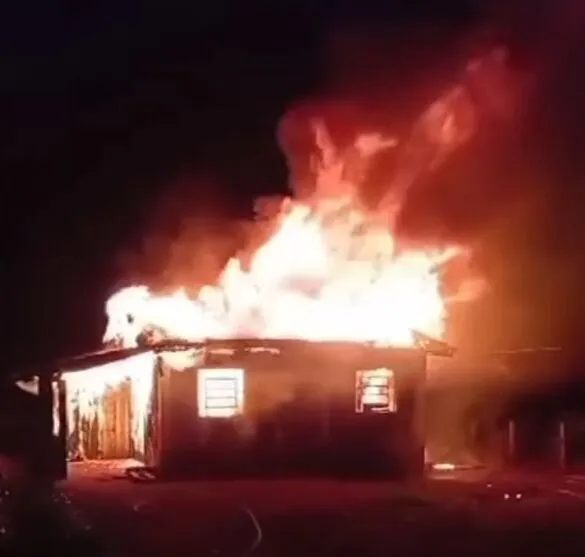 O incêndio foi em uma casa na zona rural