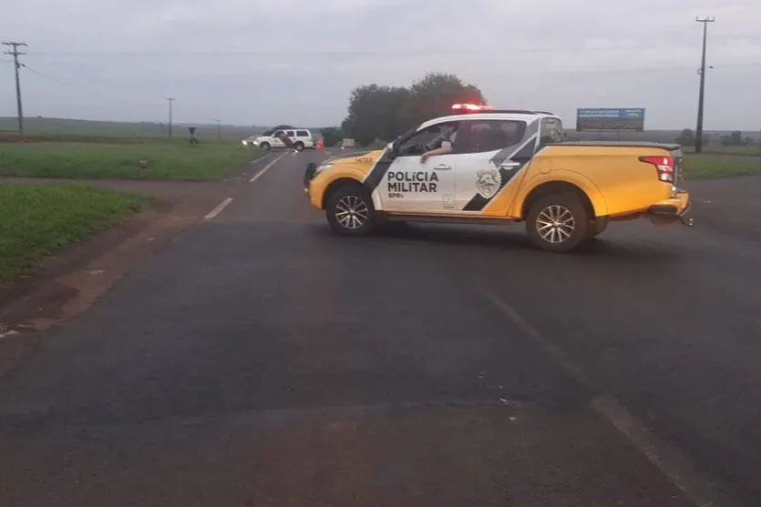 Ponte foi bloqueada após água atingir as vigas da ponte