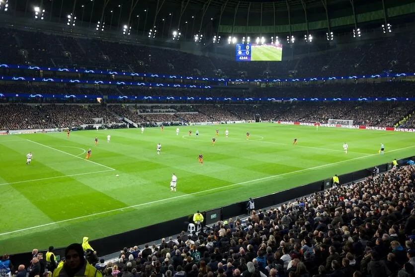 Tottenham leva prêmios de melhor jogador e técnico da Premier League