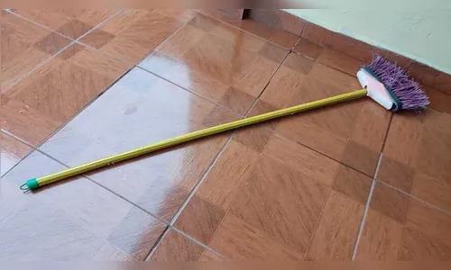 Homem agride vizinha com cabo de vassoura em Ivaiporã