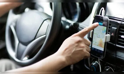 Motorista de aplicativo chama PM e diz que foi roubado na Vila Regina