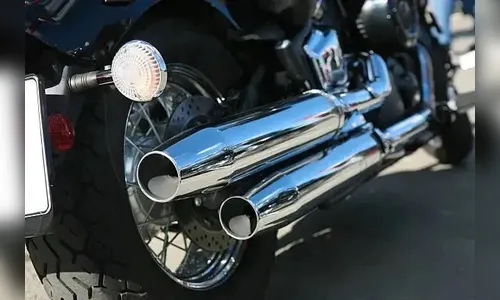 Homem sem CNH tem moto apreendida após ‘cortar giro’ na frente da PM