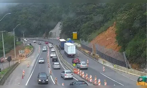 BR-376, entre Paraná e Santa Catarina, é liberada após bloqueio; vídeo