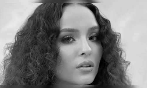 Larissa Manoela recebe elogios por foto em celebração ao Outubro Rosa