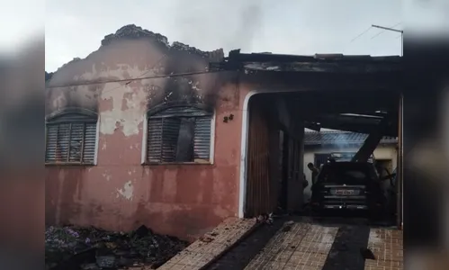 Pai tenta salvar filha e ambos morrem em incêndio no Paraná; vídeo