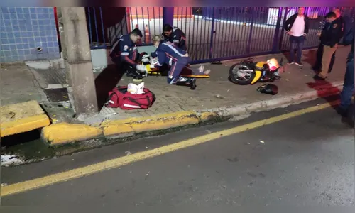 Mulher fica em estado grave após bater moto em Apucarana