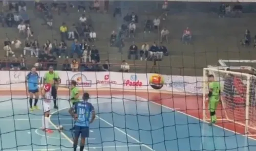 Apucarana Futsal vence o Medianeira por 5 a 3 no Lagoão