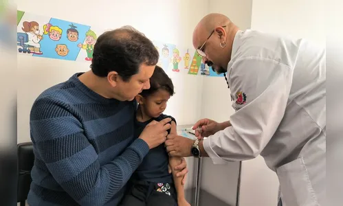 Beto Preto comemora 125 mil doses de vacina aplicadas no Dia D no PR