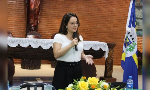Professora de Apucarana participa de congresso em Portugal
